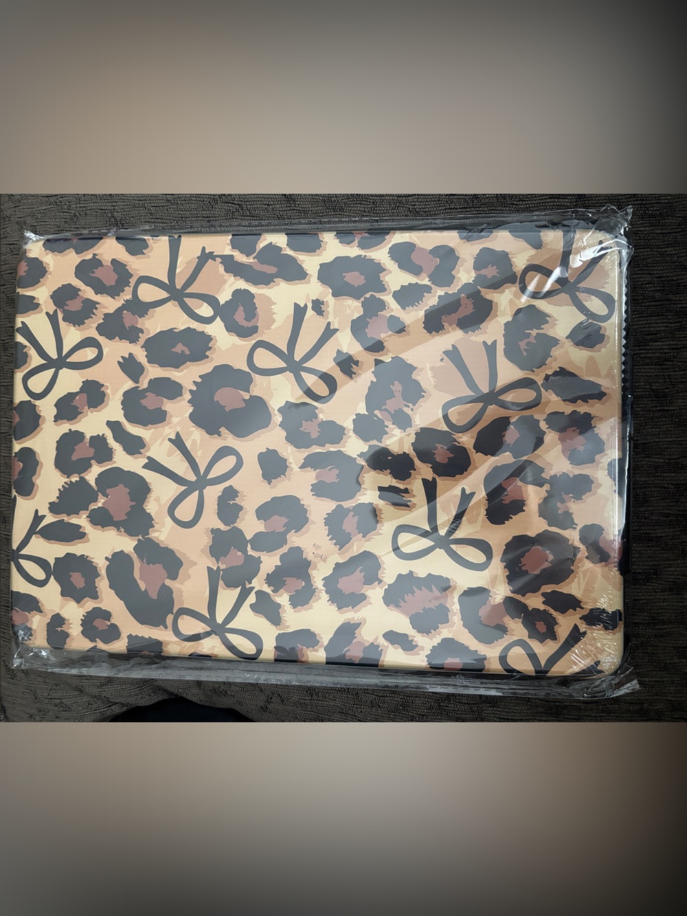 MacBook Neo Leopard Bow Case